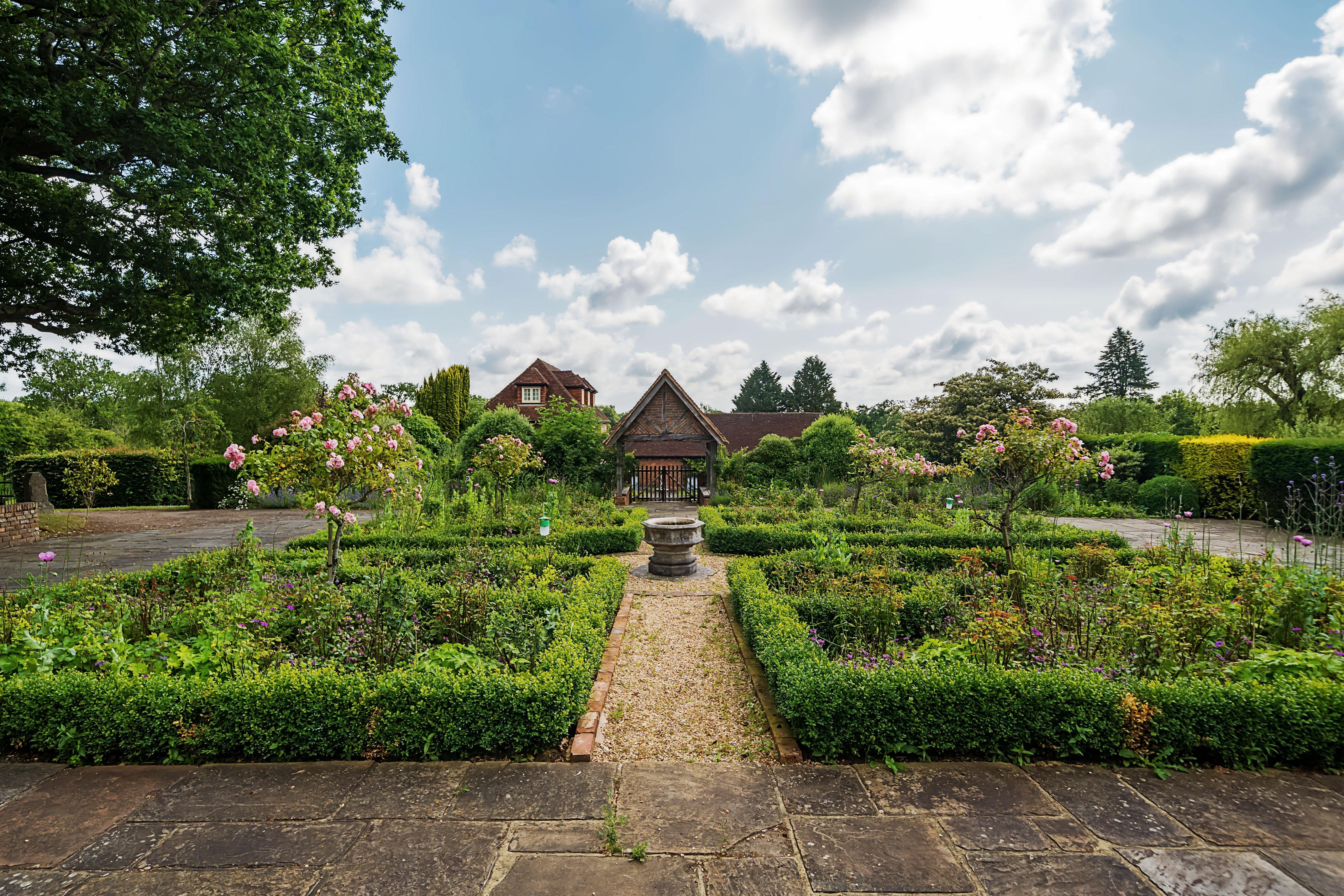 Botanical Grounds & Gardens